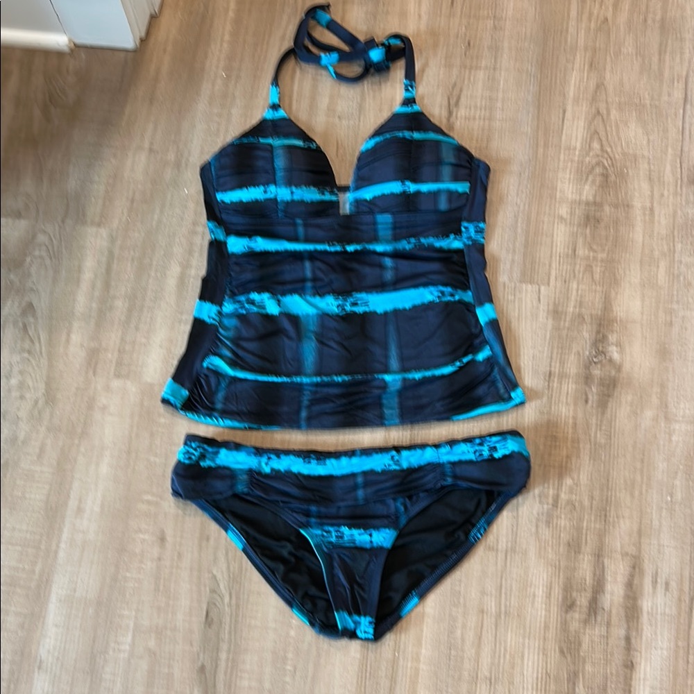 a.n.a Tie Dye Halter Tankini in medium